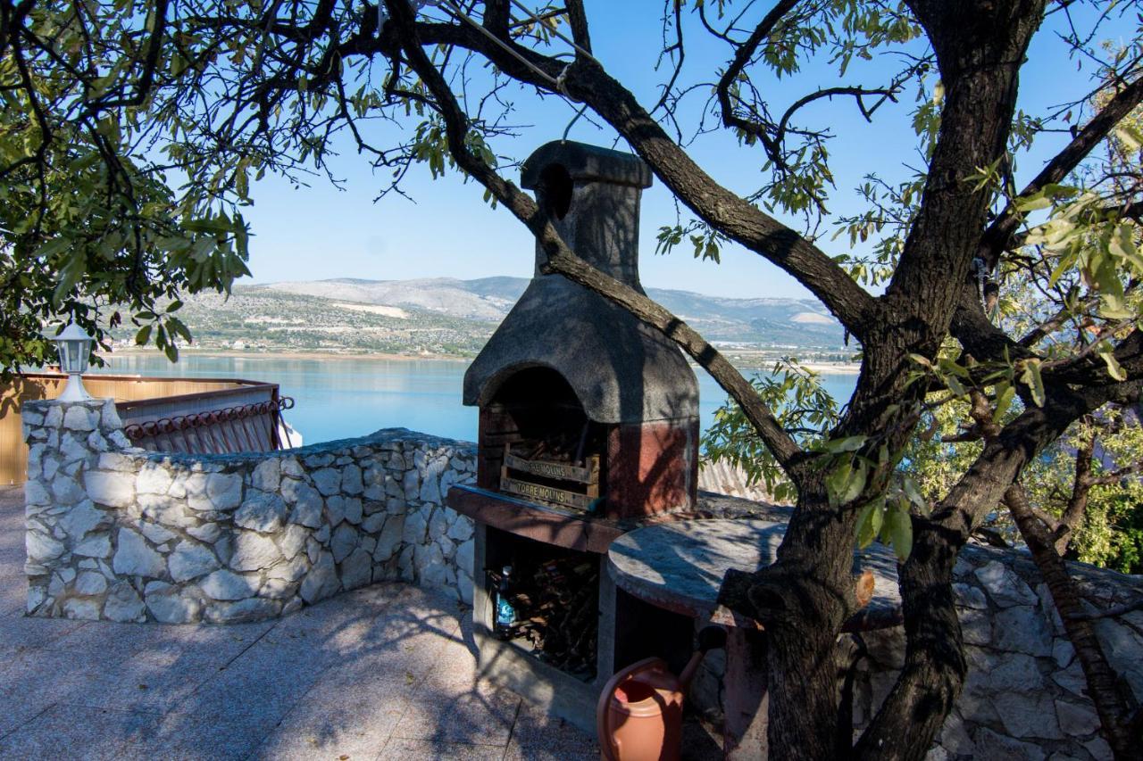 Holidays Apartments Slanada With Terrace And Sea View, Near The Beach & Town Trogir, Free Parking, Quiet Place On Peninsula Ciovo Exterior photo